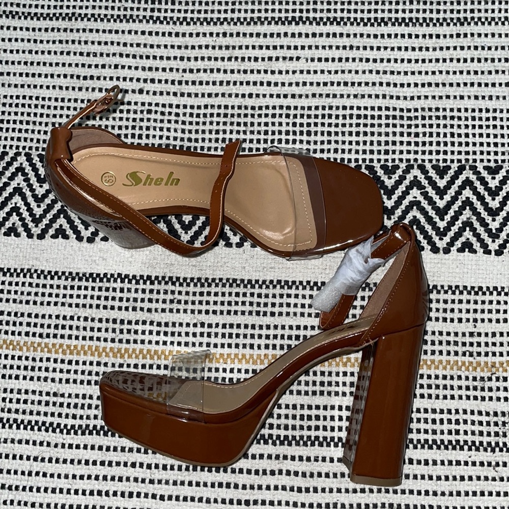 BRAND NEW 4 INCH BROWN HEELS
